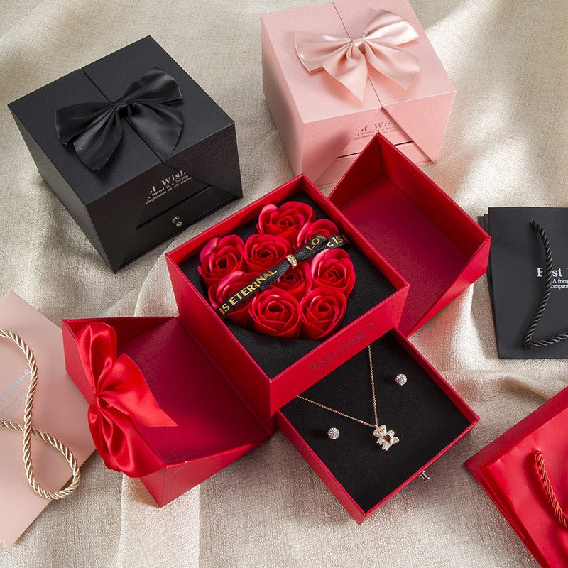 collier cœur femme, cadeau saint valentin femme, bijou amour, collier romantique, coffret cadeau bijou, collier cœur élégant